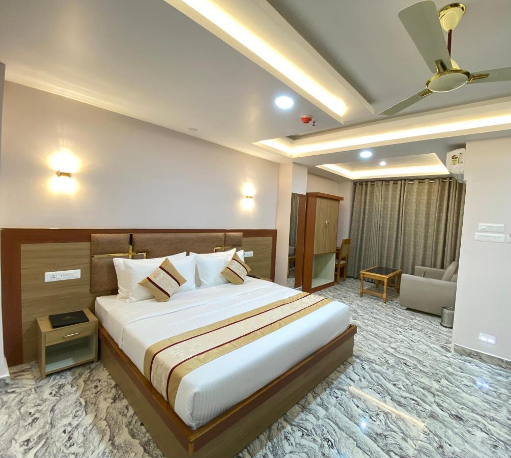 Hotel Imolesh Imphal Exteriör bild